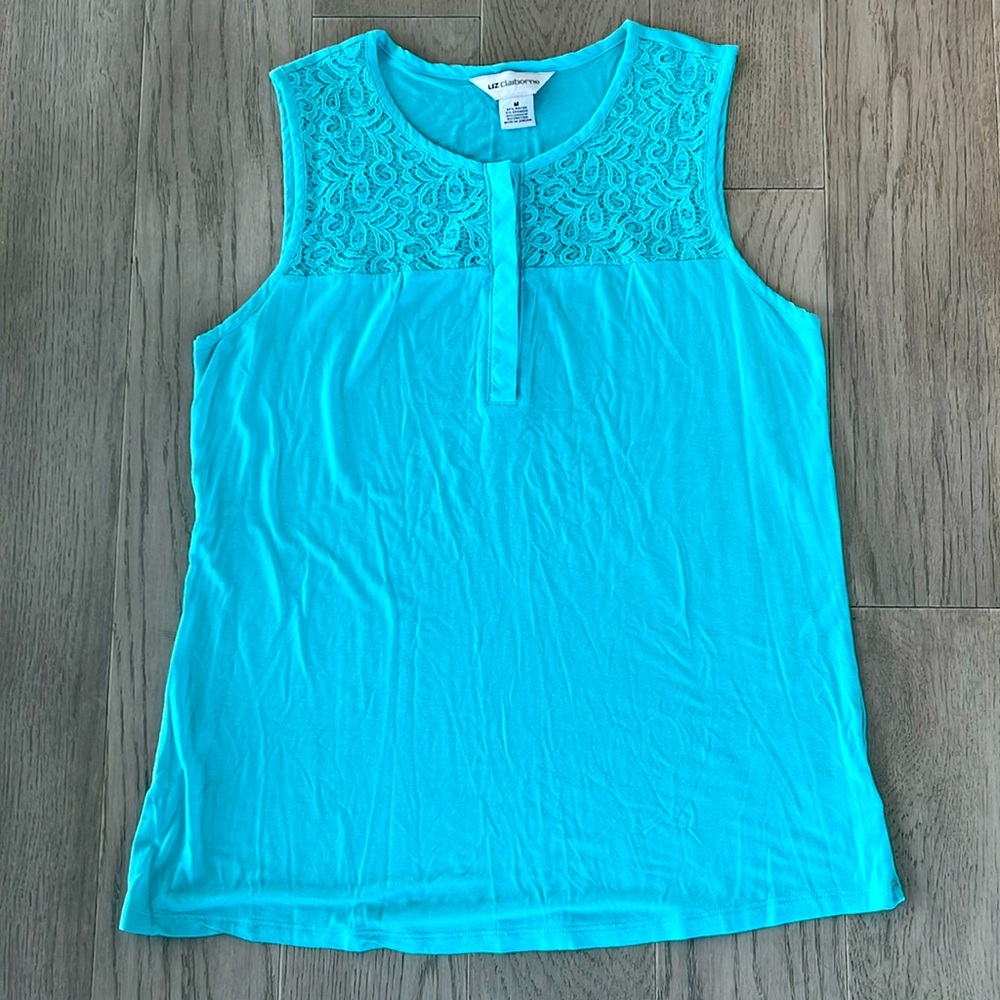 Liz Claiborne Sleeveless Light Blue Blouse Button Up Size Medium